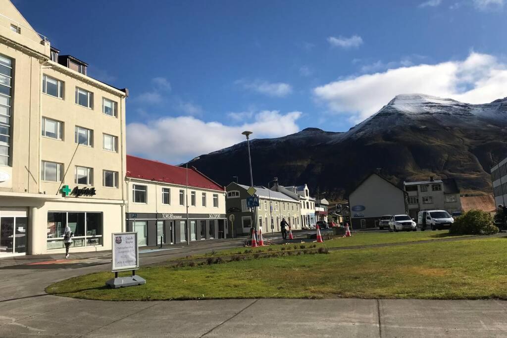 House With A Warm Soul In North Iceland Siglufjordur Exterior photo